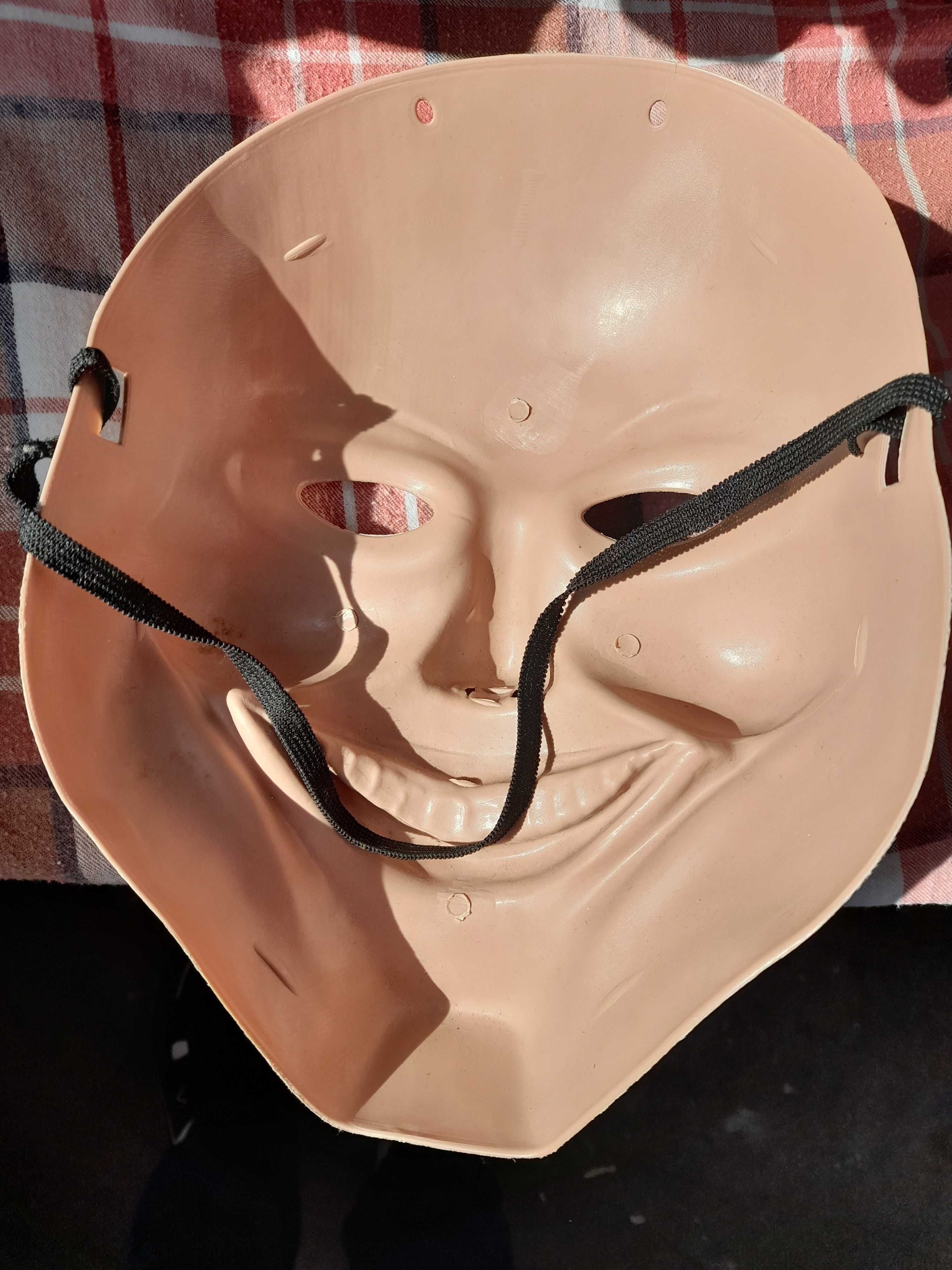 4 Máscaras de Carnaval Adulto + Catwoman para criança