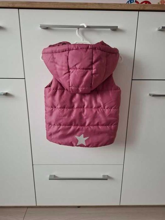 Bezrękawnik dziewczęcy z kapturem bordowy r. 86 Lupilu