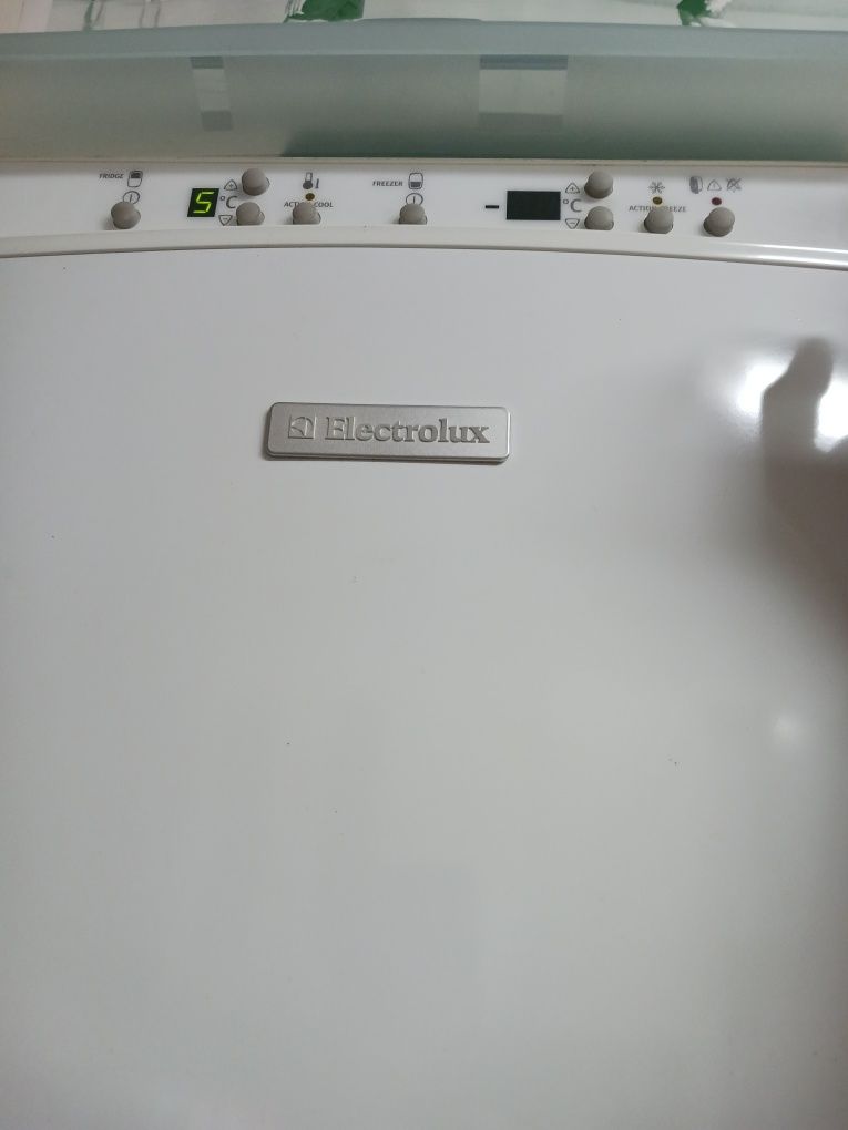 Combinado Electrolux (frigorífico + arca congelador)