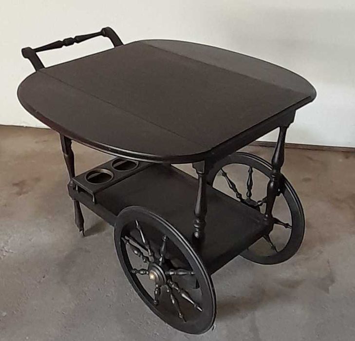 Carrinho de chá em madeira