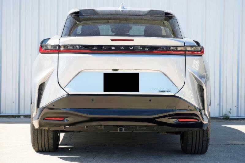 2023 Lexus RZ 450e Luxury