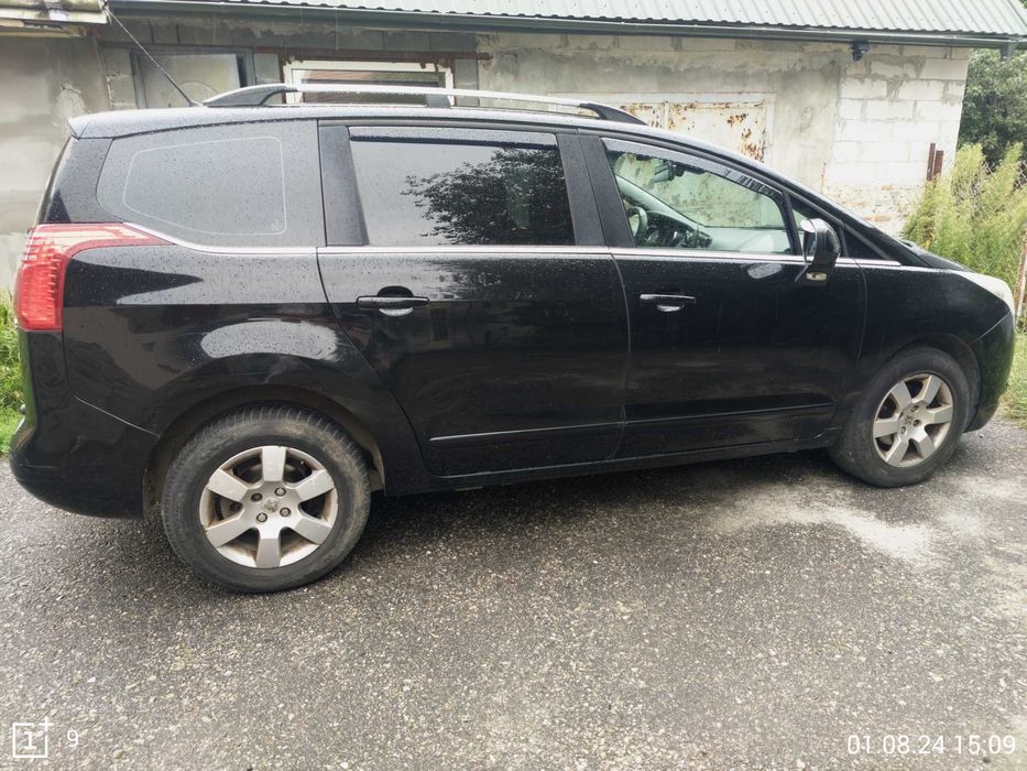 авто peugeot 5008