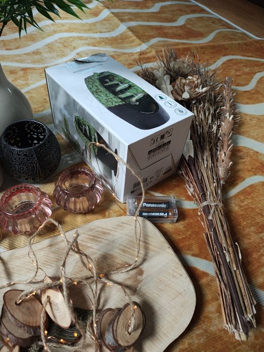 Ozdoby do domu (świeczniki, kominek, wazony, sztuczne rośliny)