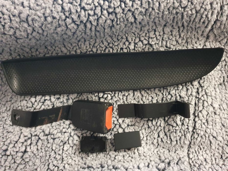 Peças Audi / VW / Seat: Apoio braço, Power Box, Tapetes, Moca FR, SOS,