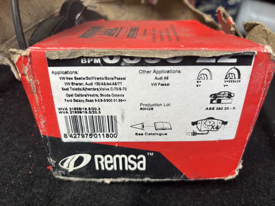 Тормозні колодки  Vw Passat,Audi A6