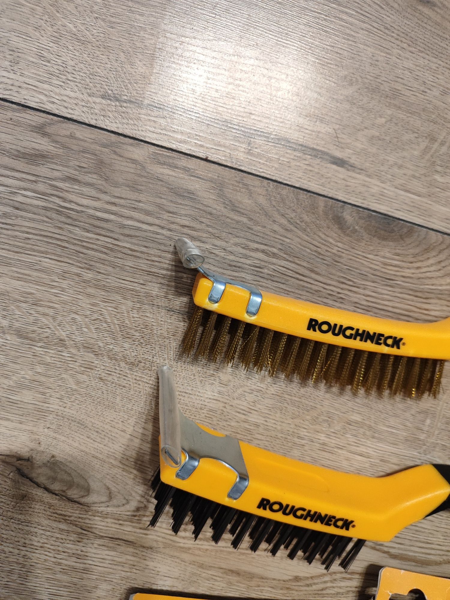 2 nowe szczotki że skrobakiem Roughneck