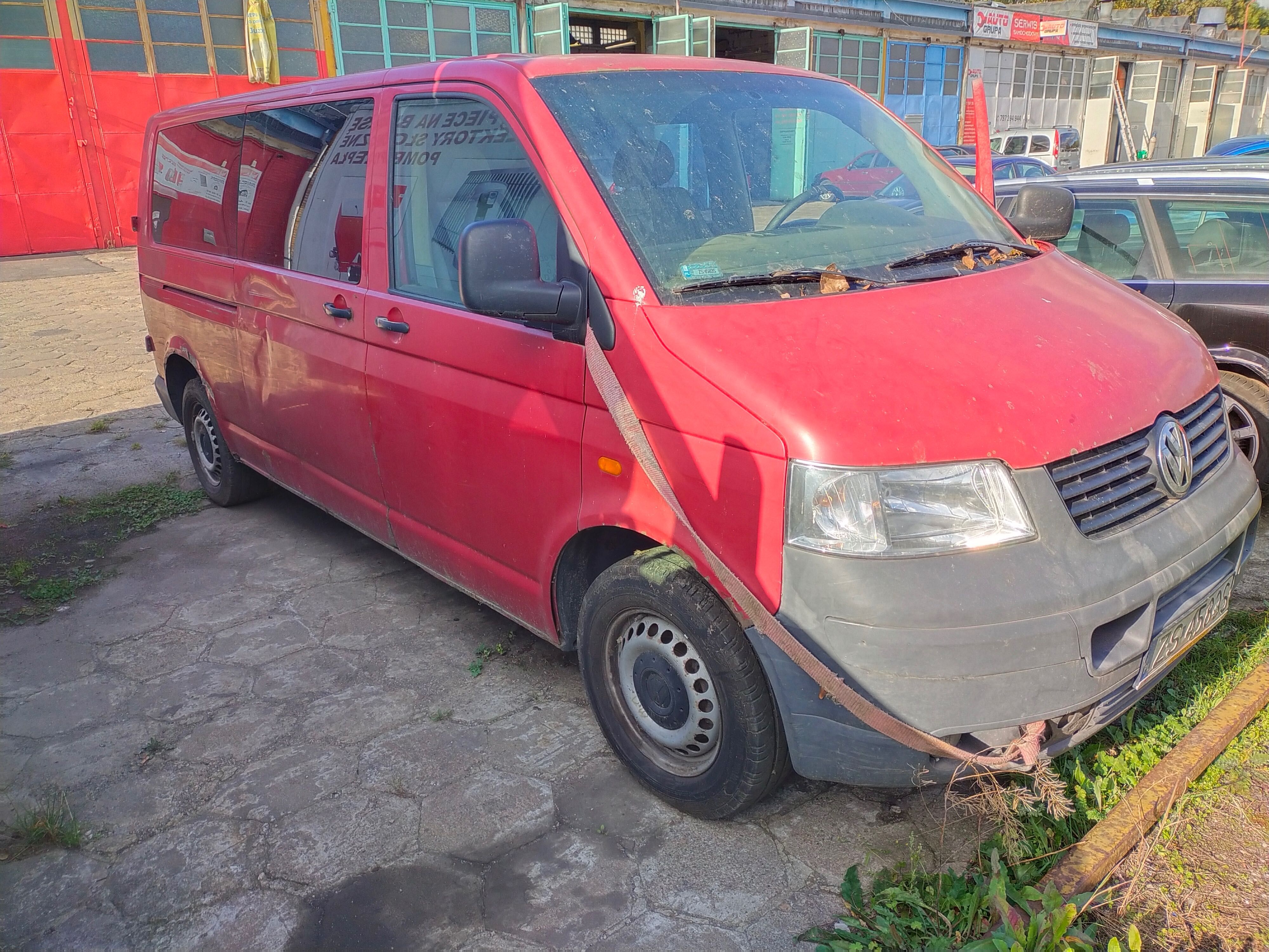 VW Transporter T5 1,9 Tdi ; 9 osobowy