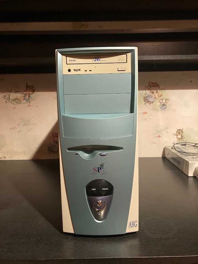 Komputer gamingowy retro Athlon monitor CRT LG Flatron 775 FT 17 cali