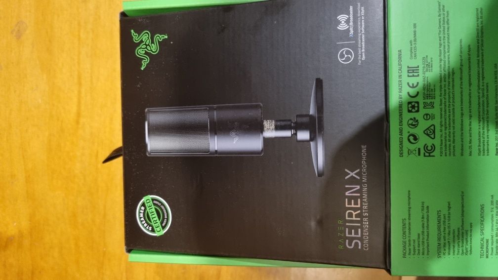 Razer Seiren X Microfone Gaming