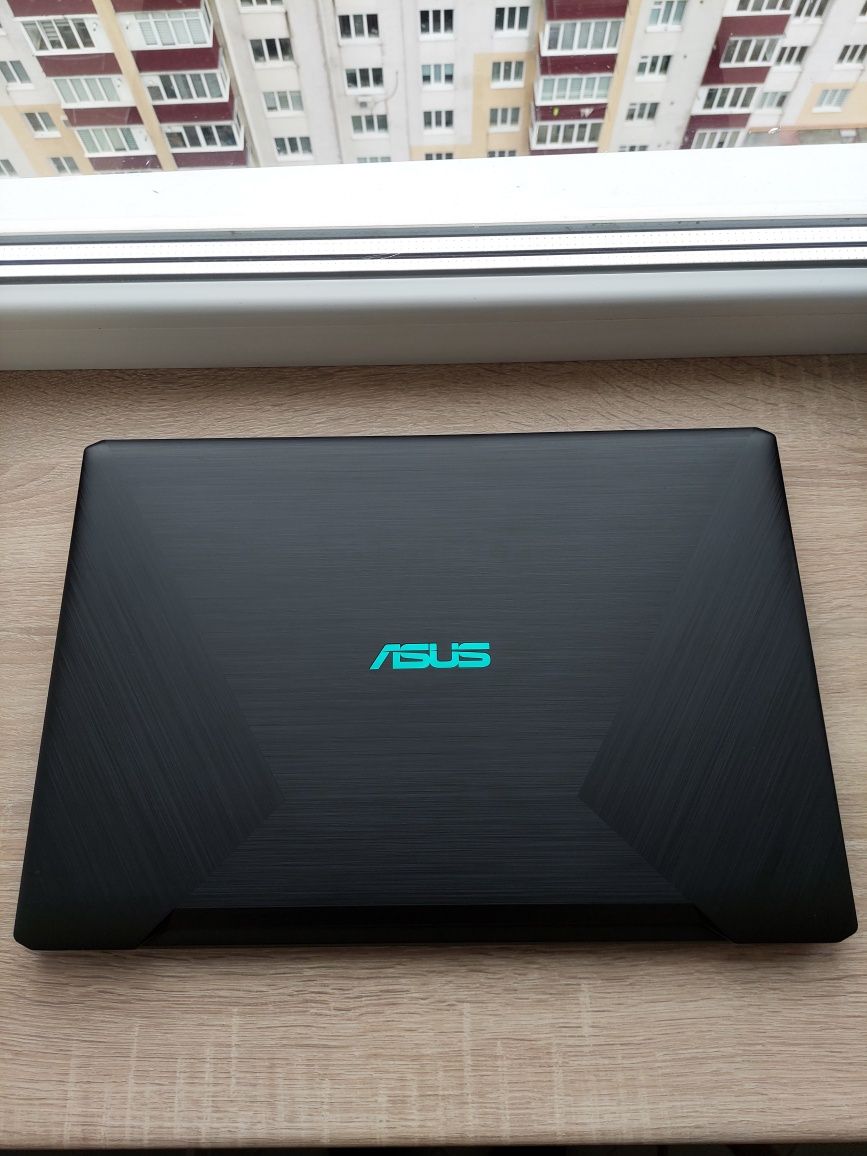 Ноутбук Asus M570DD-DM001 (ідеальний стан)