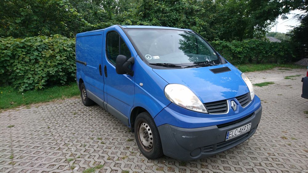 renault trafic  2,5 dci 145 koni