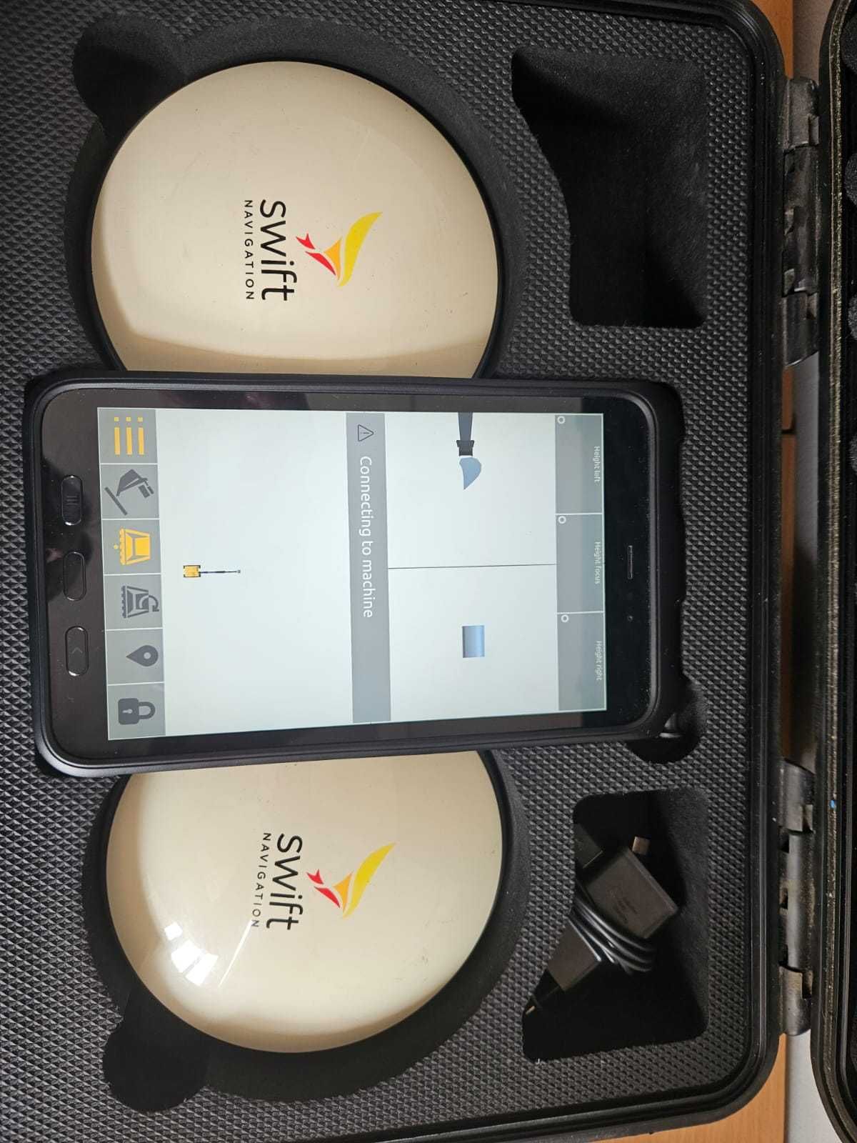 Swift Navigation GSP500 GNSS Survey Antenna + walizka + tablet