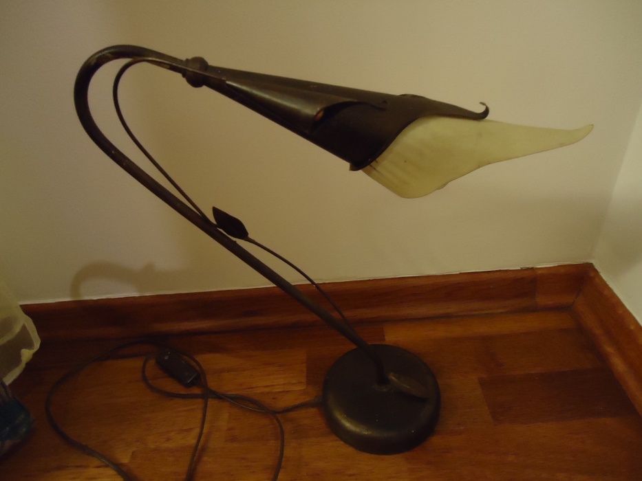 Stara mosiężna lampa na biurko