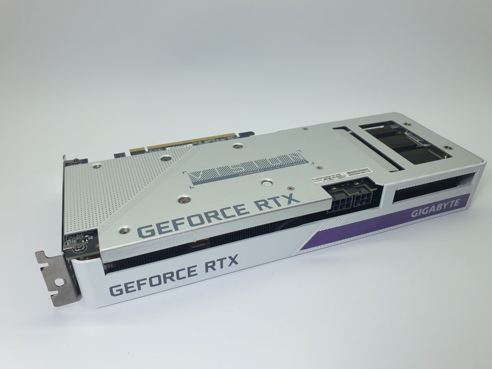 Видеокарта GEFORCE RTX 3060Ti 8Gb Gigabyte Vision в идеальном состояни