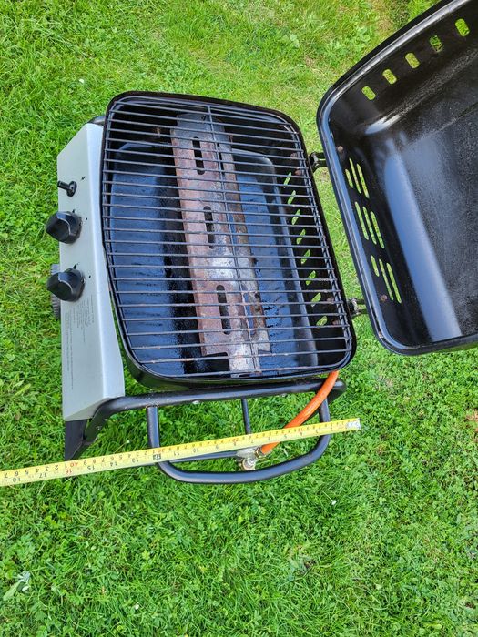 Gril gazowy przenośny na kółkach