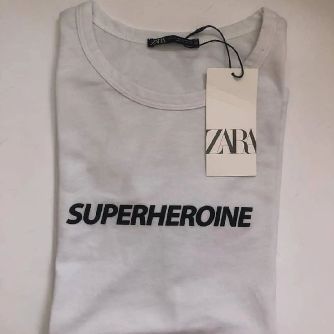Жіночі футболки Zara Розмір S,L