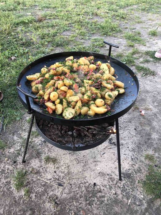 Сковорода 50 см з кришкою і платформою для дров на високих ніжках