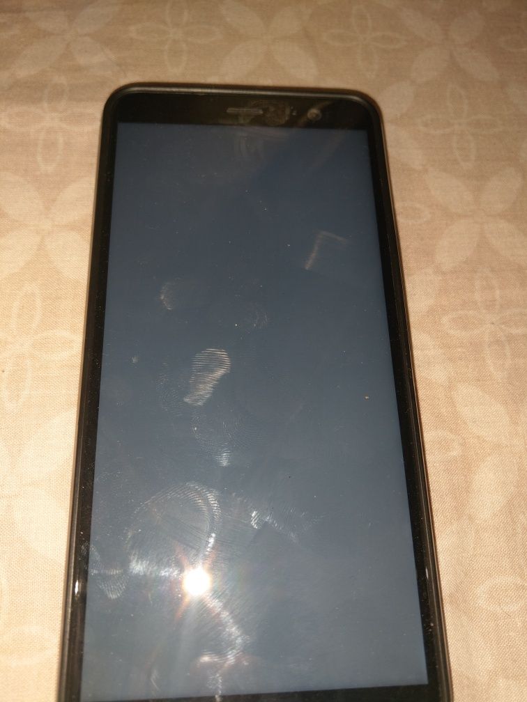 Продам htc u11 +