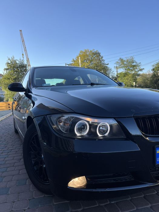 Продам BMW E90, 2.0D