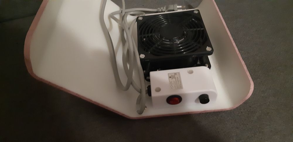 Pochłaniacz pyłu paznokci