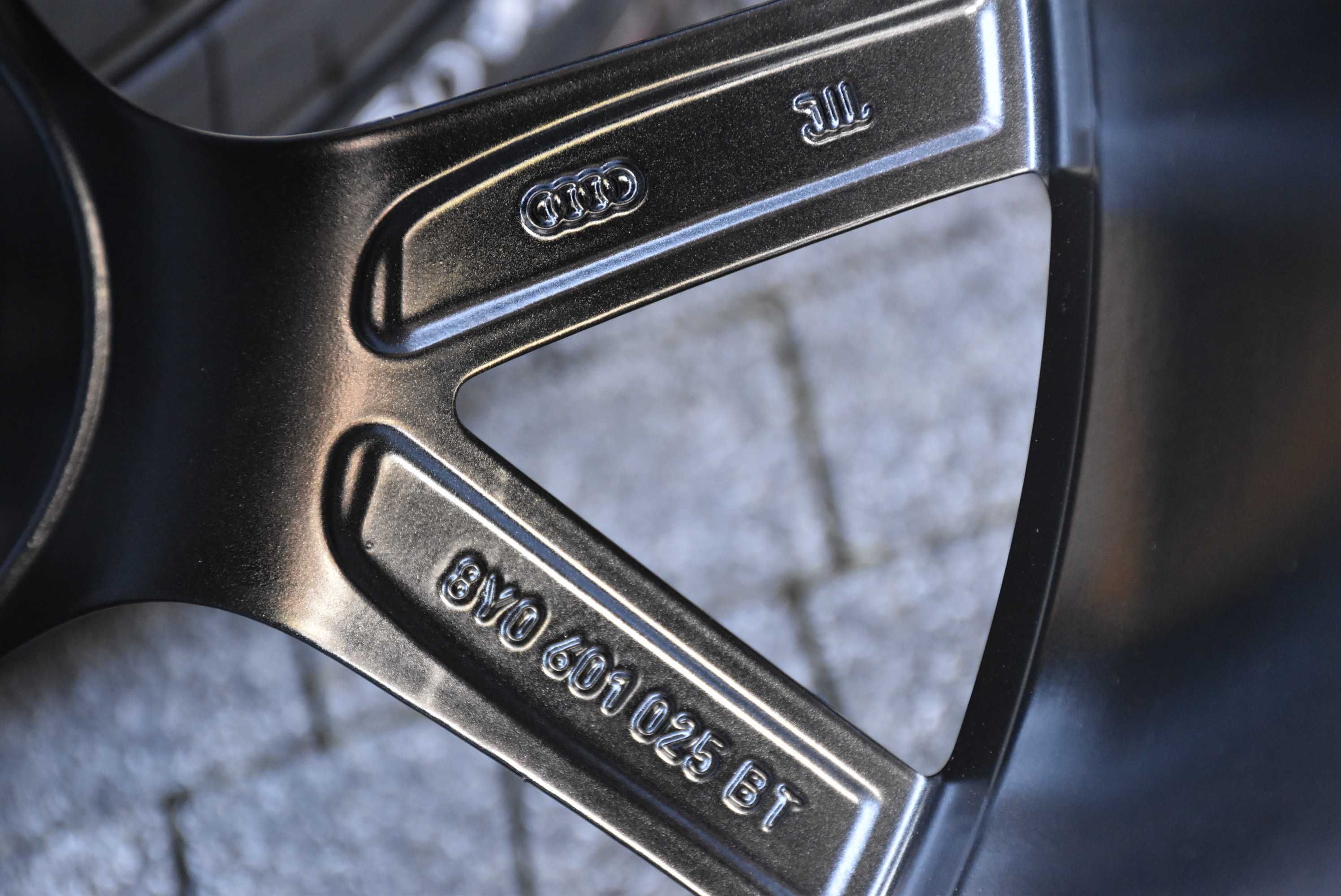 Nowe koła OEM Audi RS3 8Y0 19" NOWE Pirelli dot2025 oryginał