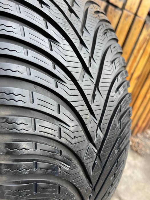 Шини б/у r17 225/50 зима 7 мм залишил