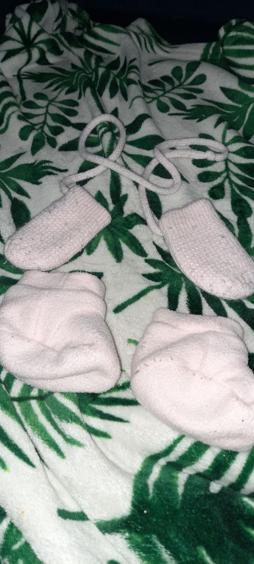 Kombinezon niemowlęcy   polar 68/80 gratis rękawiczki i buciki