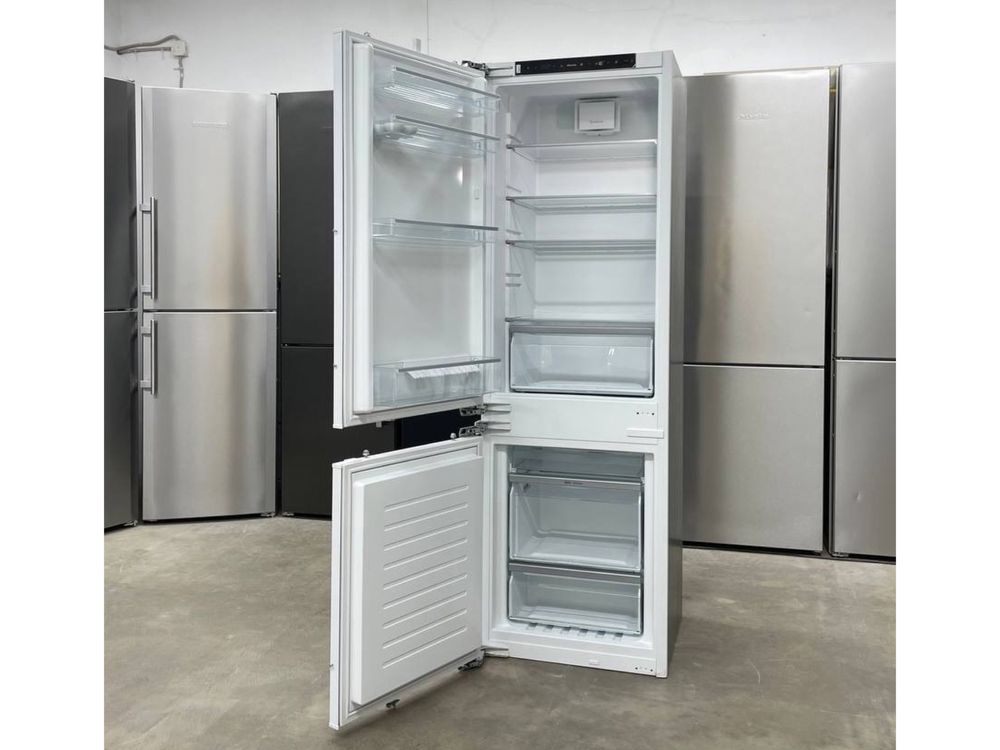 Виставковий Холодильник під забудову KFN 7714 F