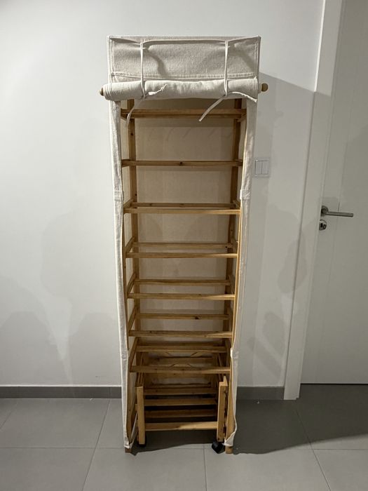 Sapateira de madeira