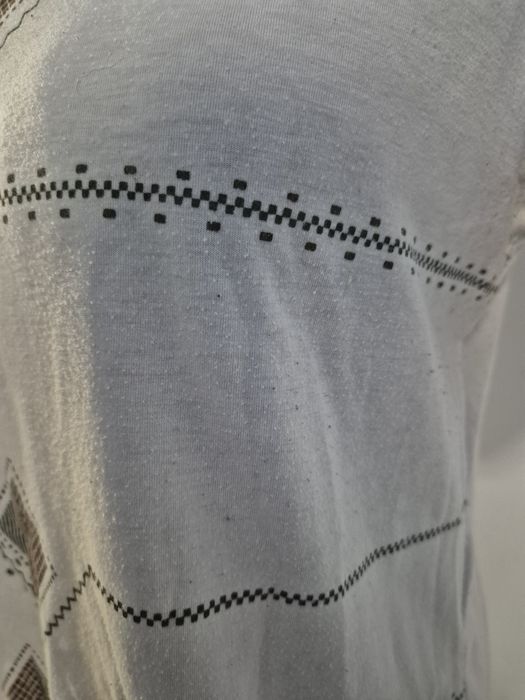 T-shirt krótki rękawek bialy z aplikacja roz L