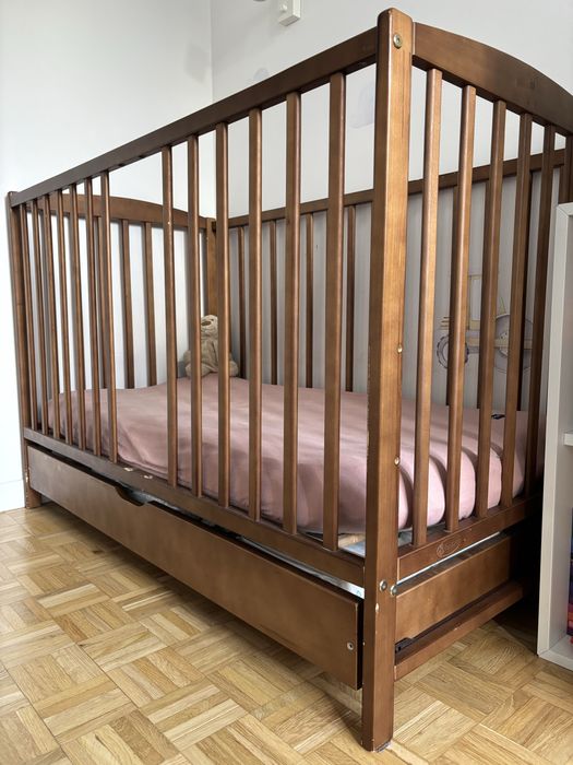 Łóżeczko niemowlece drewniane