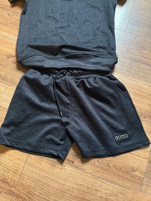 Nowy komplet sportowy Gucci w rozmiarze S.