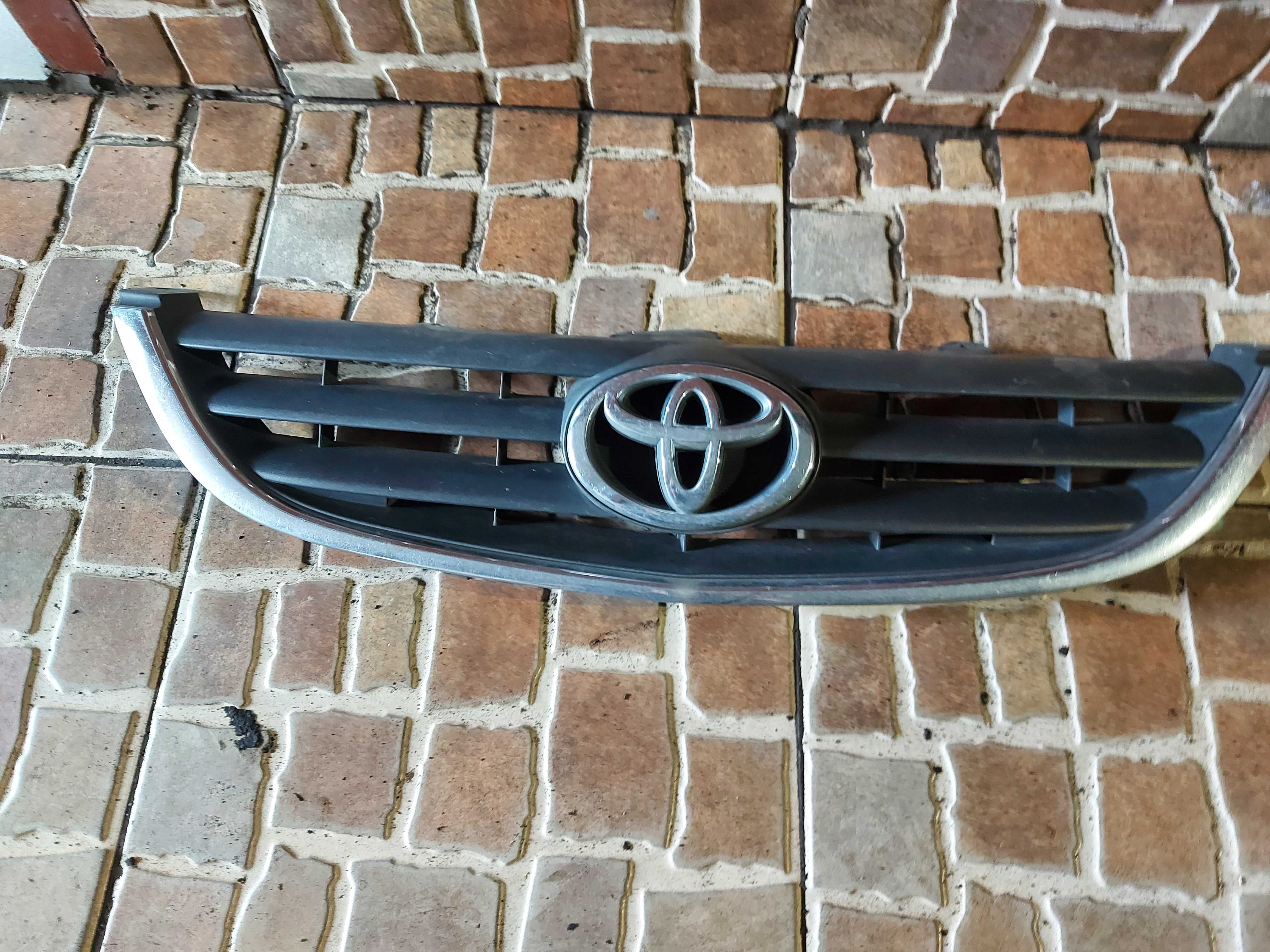 Toyota Avensis T22 Lift atrapa grill FV transport/dostawa