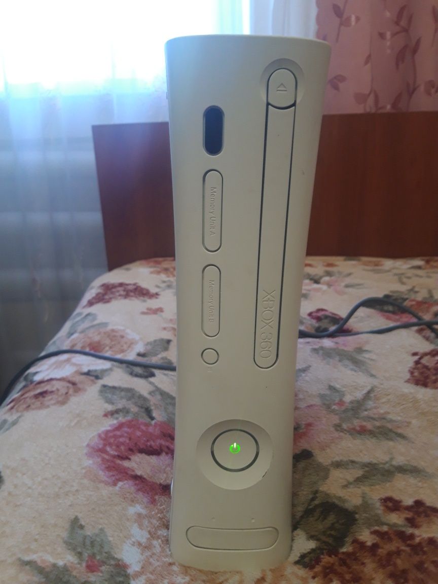 Продам Xbox 360 б/у