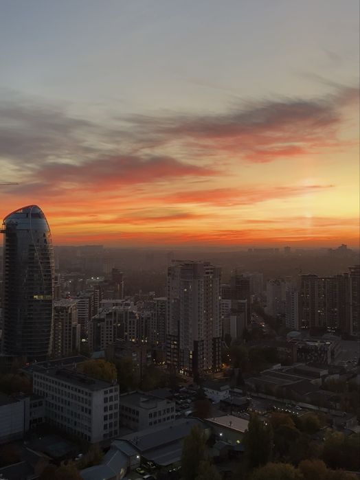 без % генератор є, Печерськ , Коновальця 44 а, Печерськ, центр,