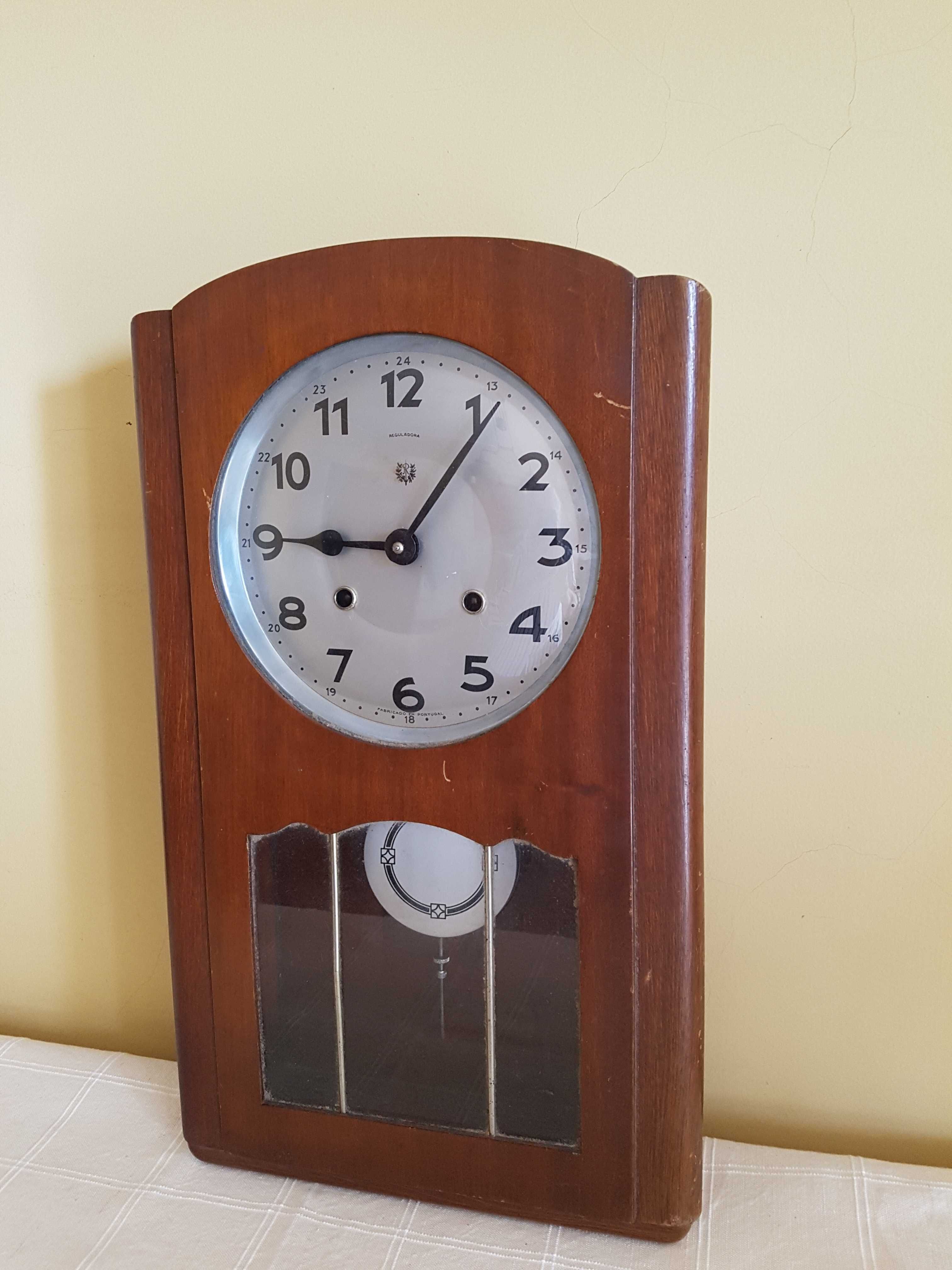 Relógio de parede Art Decô da  " Reguladora "
