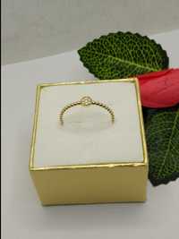 Złoty pierścionek cyrkonie, złoto 585 r.20