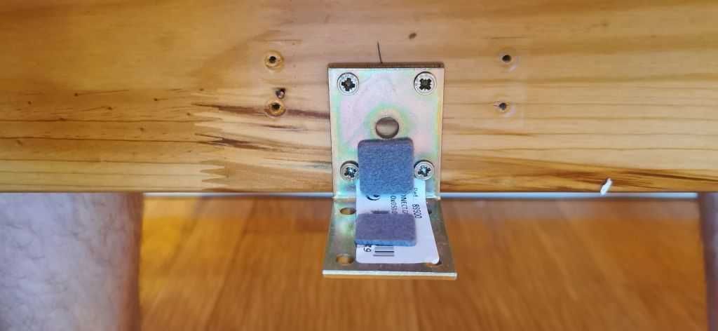 Cama de Solteiro + mesinha de cabeceira
