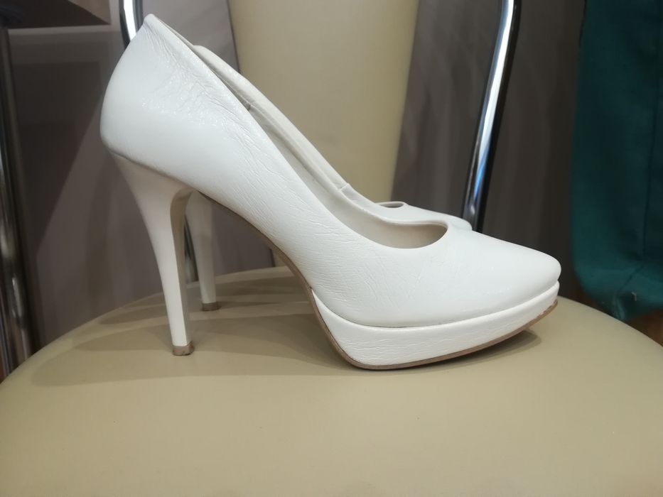 Szpilki koturna buty 37 + gratis