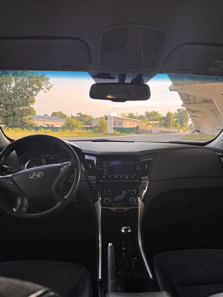 Hyundai Sonata 2.0 газ/бензин 2011 рік офіційне авто