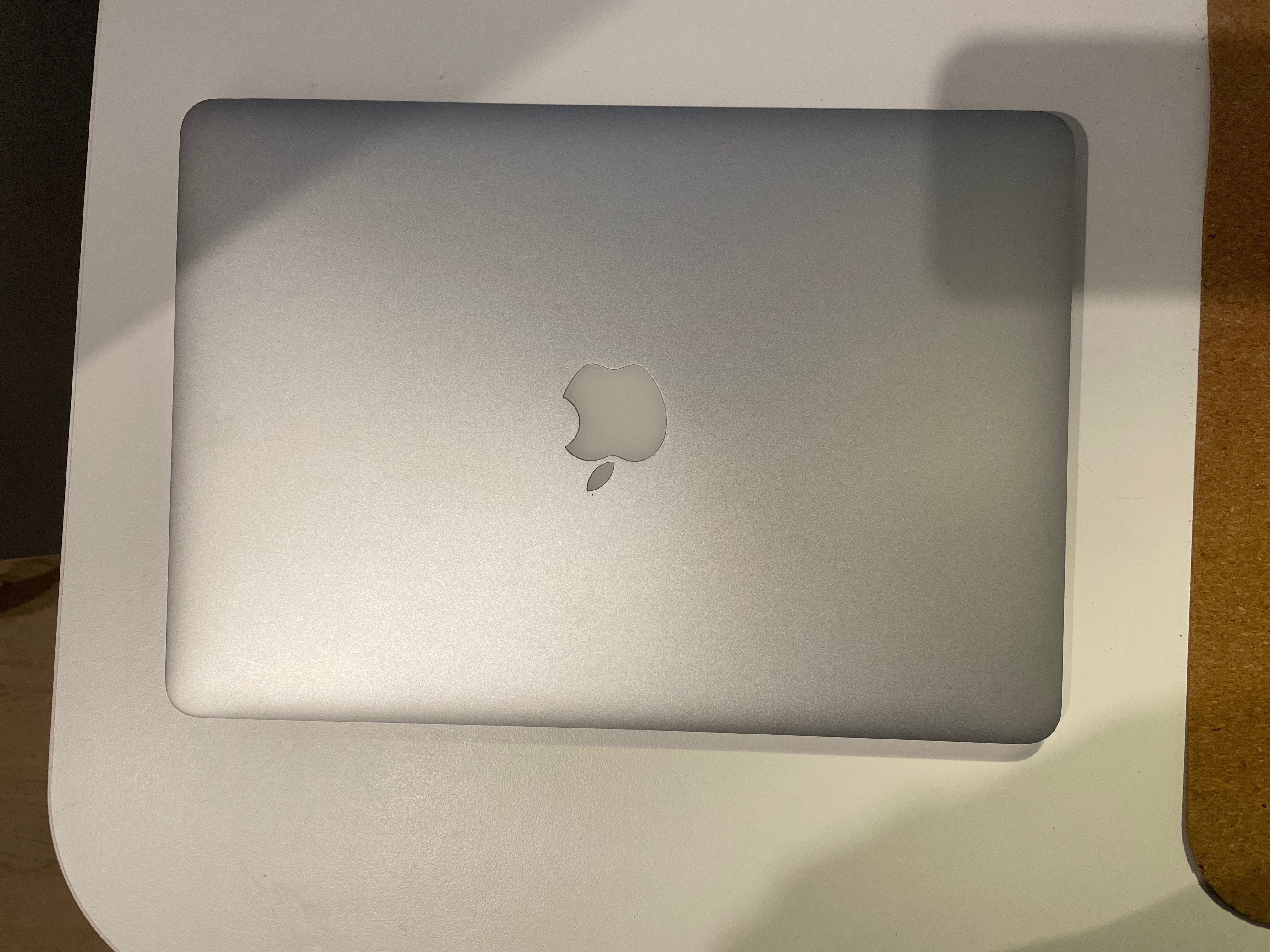 MacBook Air 13” 2015r / 4GB RAM / Intel Core i5