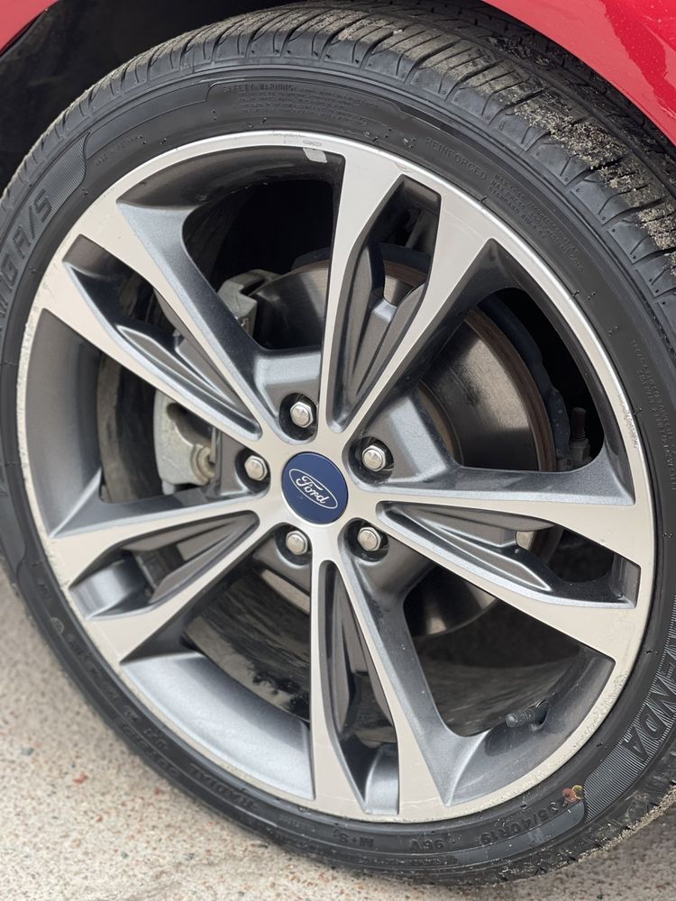 Ford Fusion Titanium 2019 на максимальній комплектації