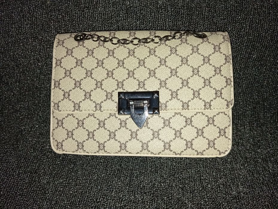 Жіноча Сумка на Плече Модна Великої Ємності з Ланцюгом.