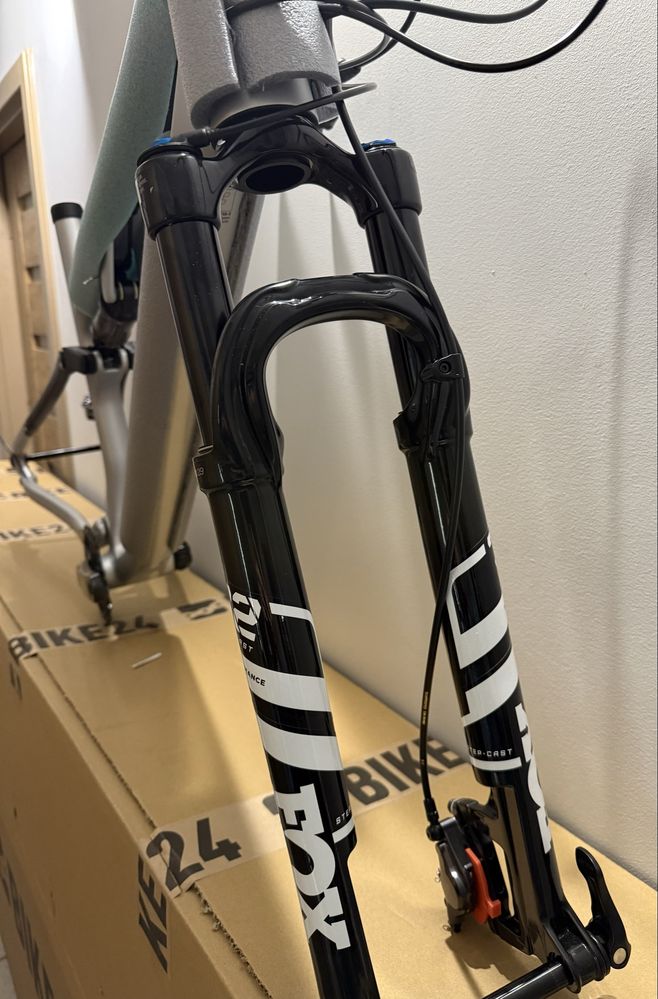 Amortyzator przedni widelec Fox Performance step cast 32 100mm