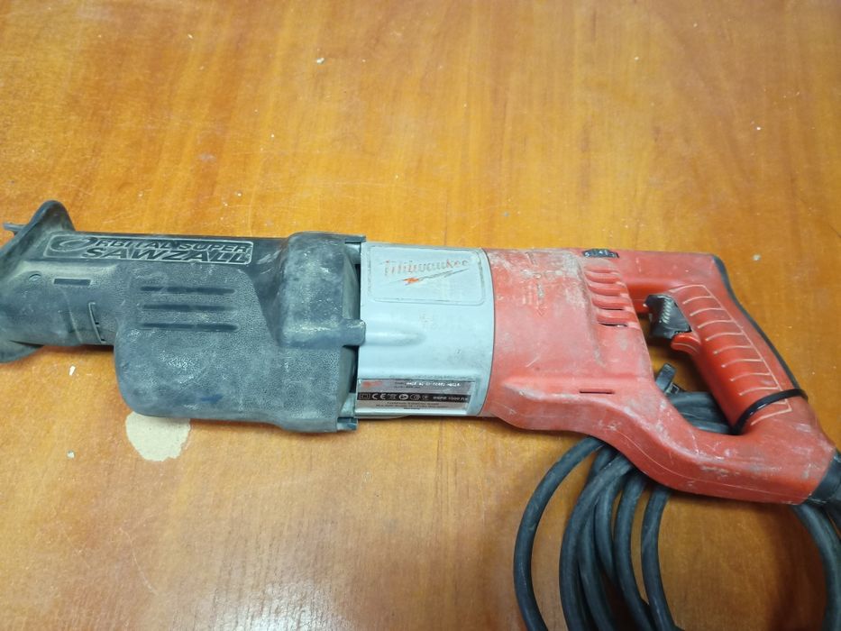 Piła szablasta lisi ogon Milwaukee SSPE 1300 RX.