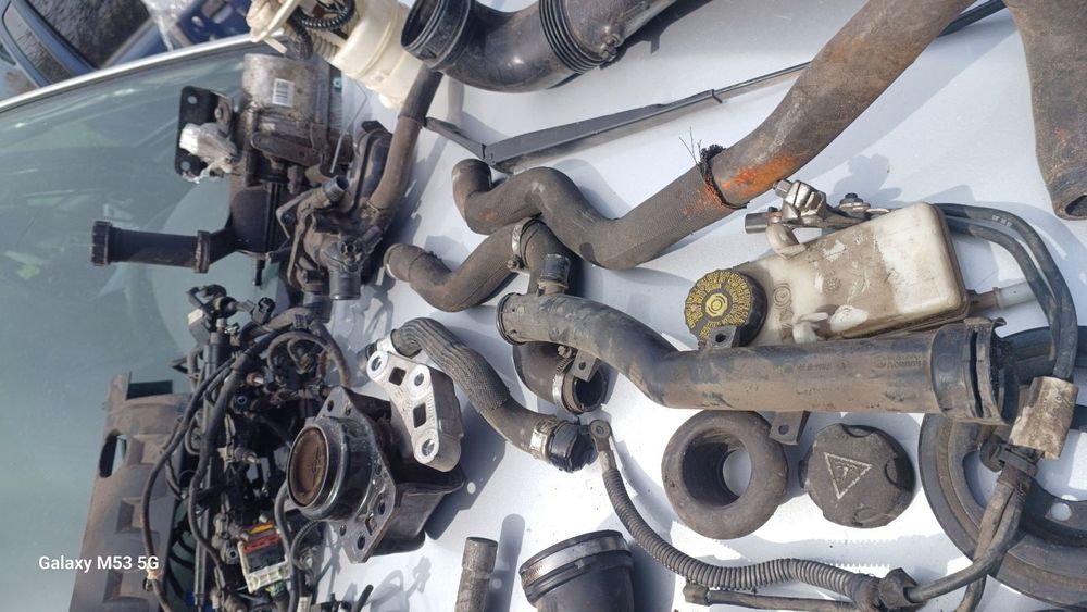 Колектор форсунка заслонка ситроен пежо CITROEN PEUGOUT 1.6л  5FS