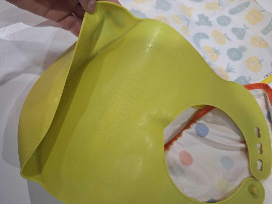 2x Śliniak śliniaki fartuszek BLW Tommy Tippee