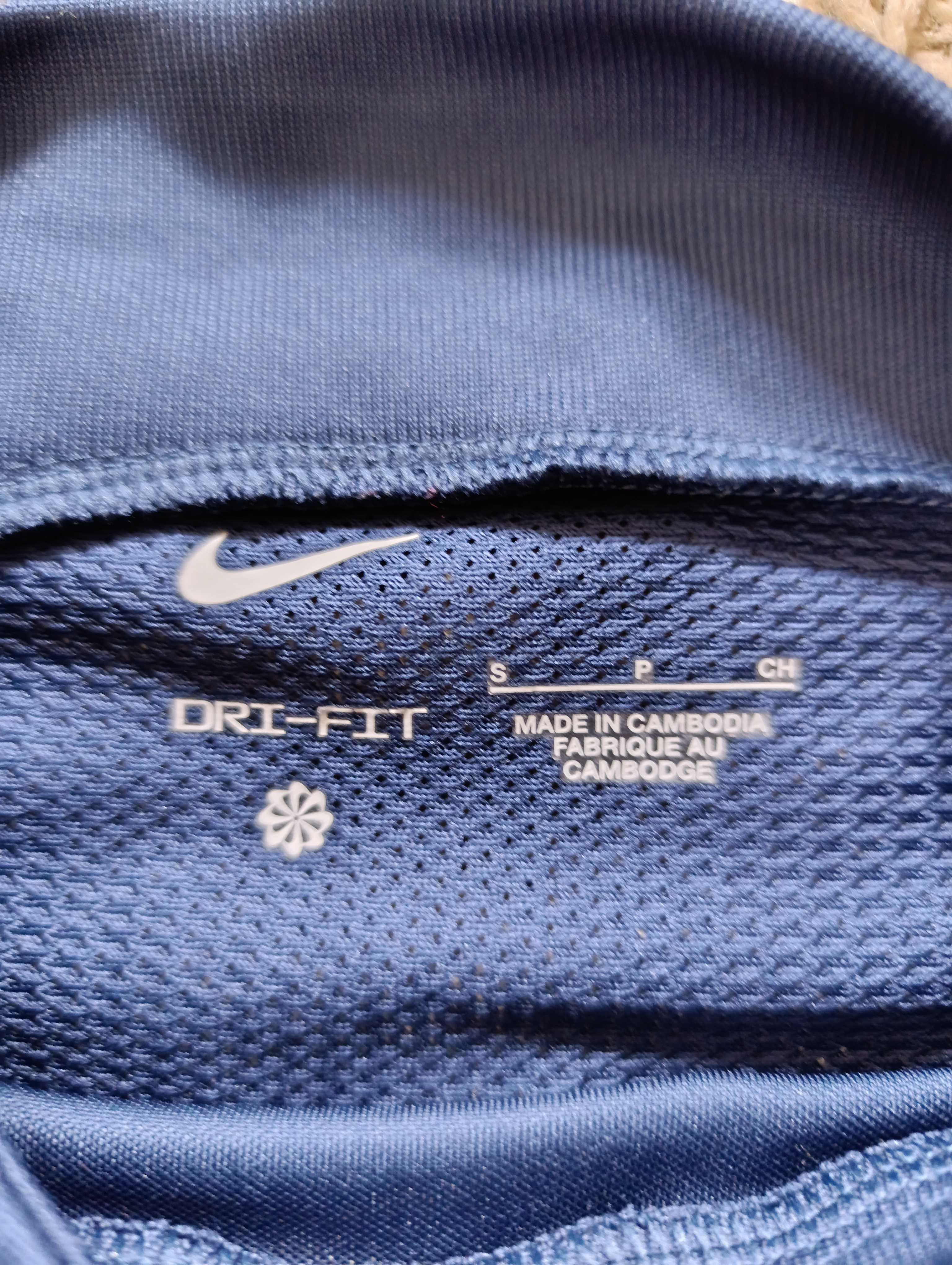 Футболка спортивна чоловіча Nike