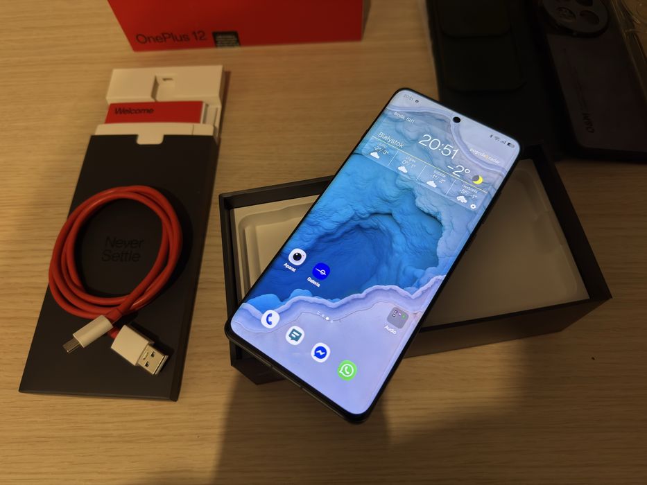 OnePlus 12 512 Gb. Bardzo zadbany. Na gwarancji 08.2026. Komplet.