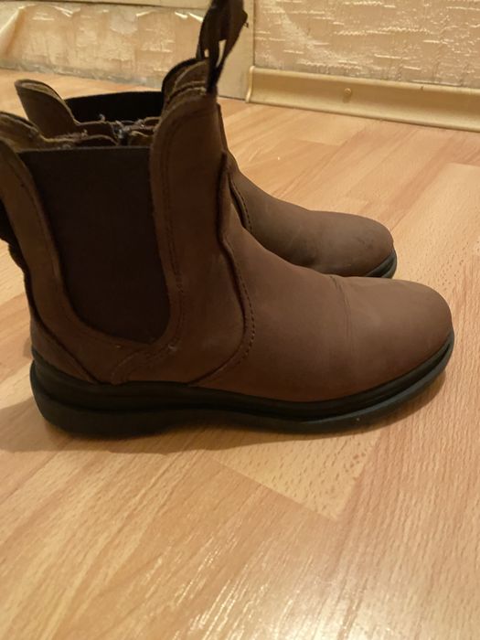 Демисезонные ботинки Зара ( челси) на мальчика